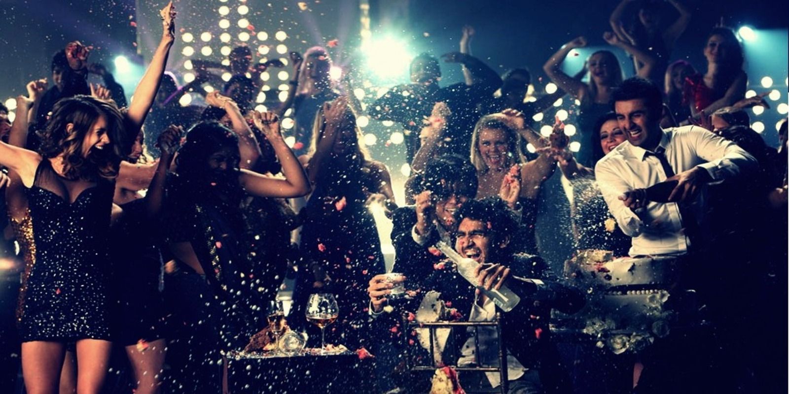 Yeh jawaani hai deewani night party hd wallpaper www.thedhotel.com